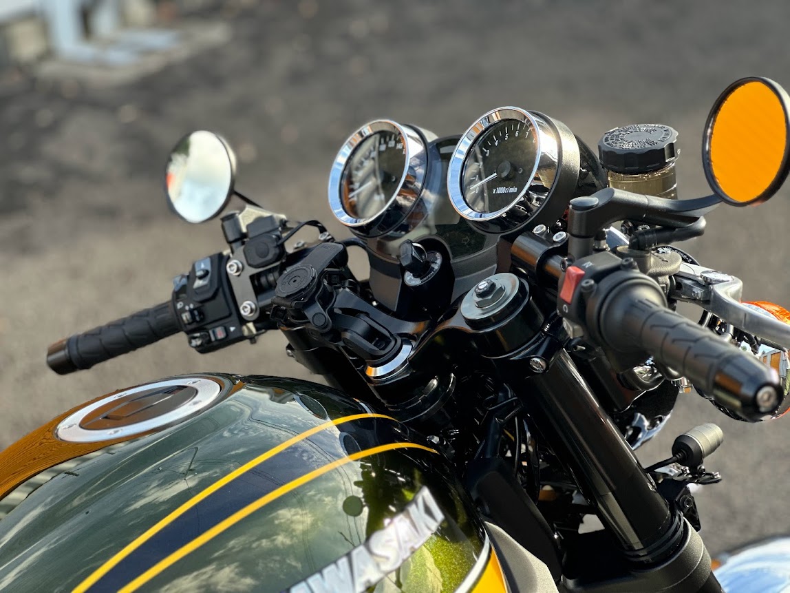 Z900RS】ウッドストックセパハンを装着レビュー｜見た目・垂れ角0°/5